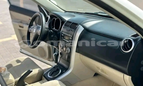 Buy Used Suzuki Vitara White Car in Bawshar in Masqat Buy Used Suzuki Vitara White Car in Bawshar in Masqat