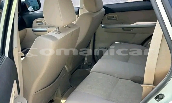Buy Used Suzuki Vitara White Car in Bawshar in Masqat Buy Used Suzuki Vitara White Car in Bawshar in Masqat