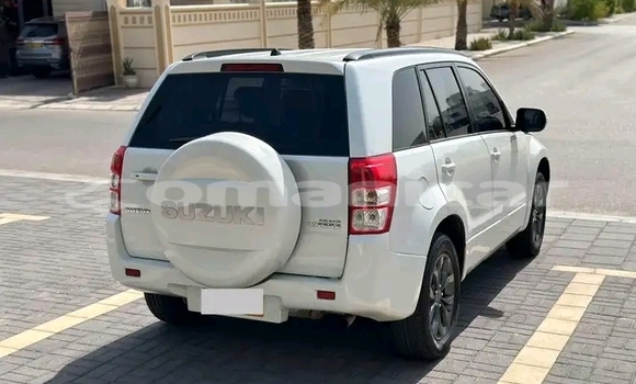 Buy Used Suzuki Vitara White Car in Bawshar in Masqat Buy Used Suzuki Vitara White Car in Bawshar in Masqat