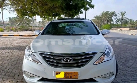 Buy Used Hyundai Sonata White Car in as–Suwayq in al-Batinah Buy Used Hyundai Sonata White Car in as–Suwayq in al-Batinah