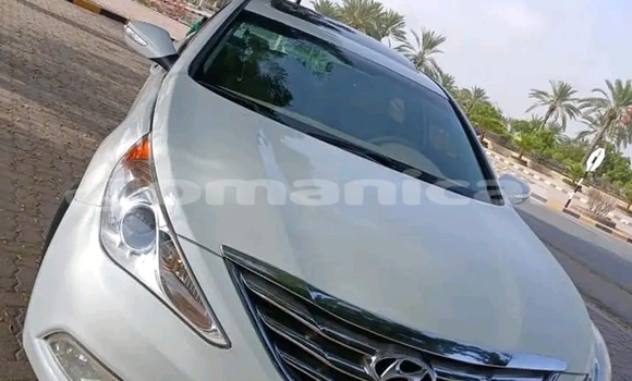 Buy Used Hyundai Sonata White Car in as–Suwayq in al-Batinah Buy Used Hyundai Sonata White Car in as–Suwayq in al-Batinah