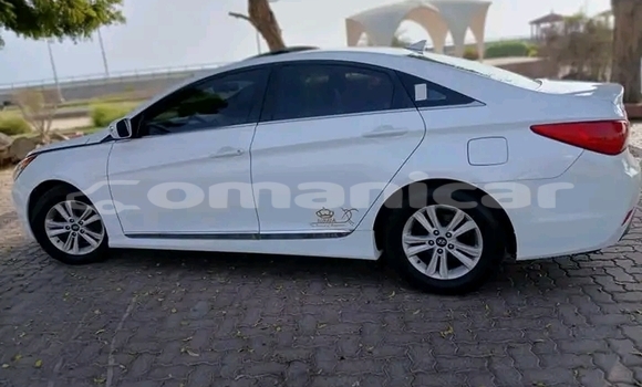 Buy Used Hyundai Sonata White Car in as–Suwayq in al-Batinah Buy Used Hyundai Sonata White Car in as–Suwayq in al-Batinah