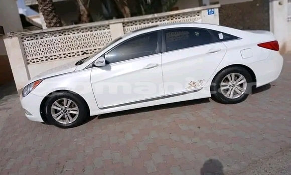 Buy Used Hyundai Sonata White Car in as–Suwayq in al-Batinah Buy Used Hyundai Sonata White Car in as–Suwayq in al-Batinah