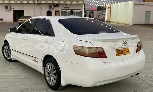 Buy Used Toyota Camry White Car in as–Suwayq in al-Batinah Buy Used Toyota Camry White Car in as–Suwayq in al-Batinah