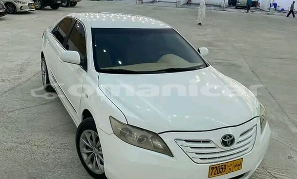 Buy Used Toyota Camry White Car in as–Suwayq in al-Batinah Buy Used Toyota Camry White Car in as–Suwayq in al-Batinah