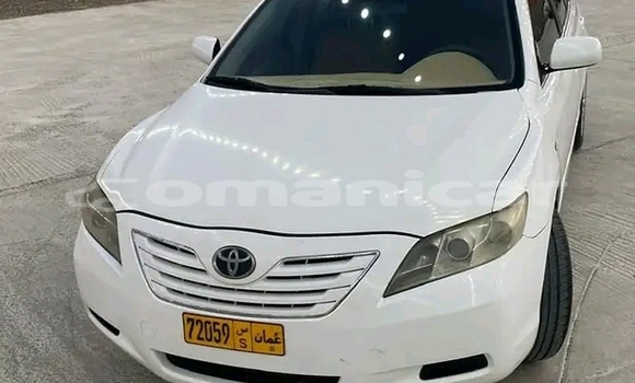 Buy Used Toyota Camry White Car in as–Suwayq in al-Batinah Buy Used Toyota Camry White Car in as–Suwayq in al-Batinah