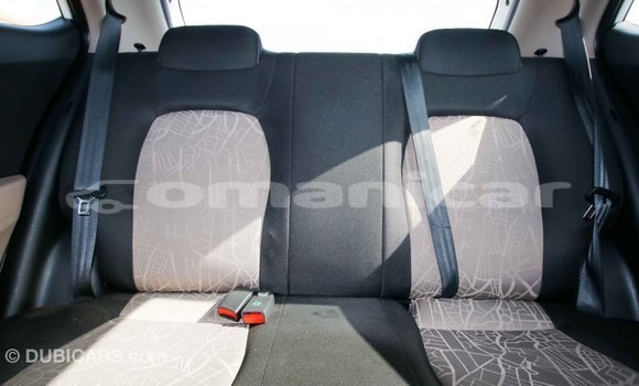 Buy Import Hyundai i10 White Car in Import - Dubai in Dhufar Buy Import Hyundai i10 White Car in Import - Dubai in Dhufar