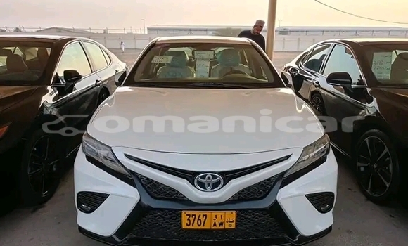 Buy Used Toyota Camry White Car in Masqat in Masqat Buy Used Toyota Camry White Car in Masqat in Masqat