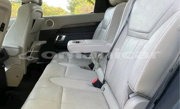 Buy Used Land Rover Discovery Black Car in ar–Rustaq in al-Batinah Buy Used Land Rover Discovery Black Car in ar–Rustaq in al-Batinah