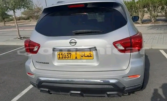 Buy Used Nissan Pathfinder Other Car in as–Suwayq in al-Batinah Buy Used Nissan Pathfinder Other Car in as–Suwayq in al-Batinah