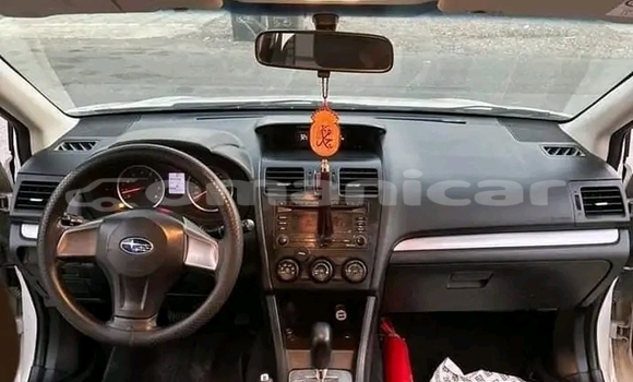 Buy Used Hyundai Elantra White Car in as–Suwayq in al-Batinah Buy Used Hyundai Elantra White Car in as–Suwayq in al-Batinah