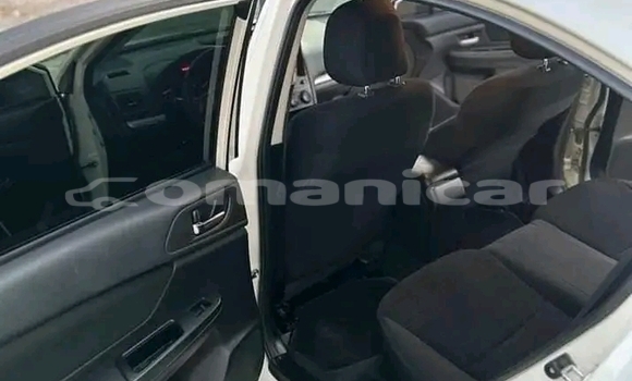 Buy Used Hyundai Elantra White Car in as–Suwayq in al-Batinah Buy Used Hyundai Elantra White Car in as–Suwayq in al-Batinah