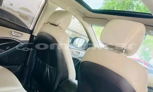 Buy Used Hyundai Santa Fe White Car in Khasab in Musandam Buy Used Hyundai Santa Fe White Car in Khasab in Musandam