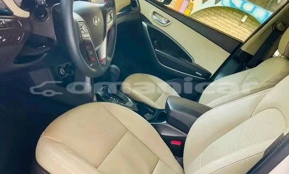 Buy Used Hyundai Santa Fe White Car in Khasab in Musandam Buy Used Hyundai Santa Fe White Car in Khasab in Musandam