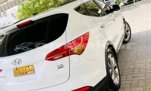 Buy Used Hyundai Santa Fe White Car in Khasab in Musandam Buy Used Hyundai Santa Fe White Car in Khasab in Musandam
