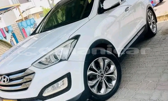 Buy Used Hyundai Santa Fe White Car in Khasab in Musandam Buy Used Hyundai Santa Fe White Car in Khasab in Musandam