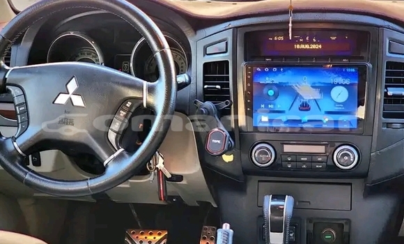 Buy Used Mitsubishi Pajero White Car in as–Sib in Masqat Buy Used Mitsubishi Pajero White Car in as–Sib in Masqat