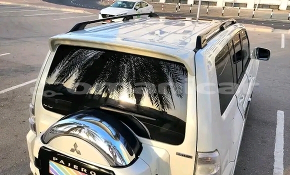 Buy Used Mitsubishi Pajero White Car in as–Sib in Masqat Buy Used Mitsubishi Pajero White Car in as–Sib in Masqat