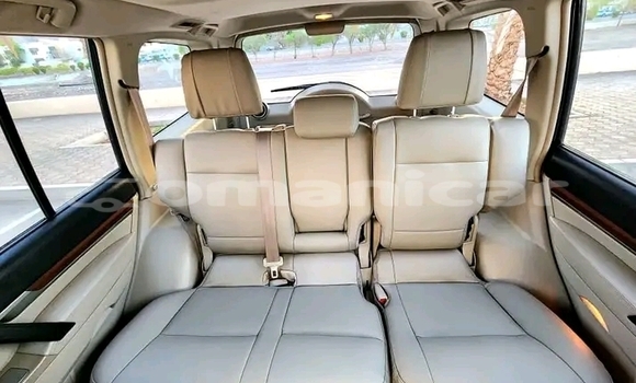 Buy Used Mitsubishi Pajero White Car in as–Sib in Masqat Buy Used Mitsubishi Pajero White Car in as–Sib in Masqat