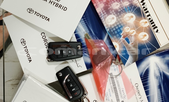 Buy Used Toyota Corolla White Car in Muscat in Masqat Buy Used Toyota Corolla White Car in Muscat in Masqat