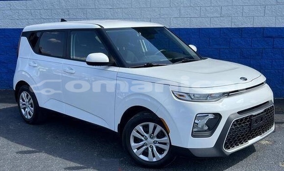 Buy Used Kia Soul White Car in Muscat in Masqat Buy Used Kia Soul White Car in Muscat in Masqat