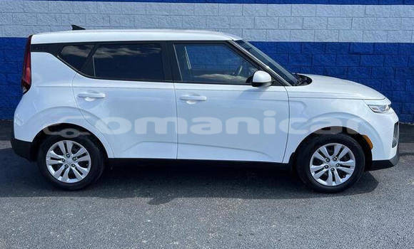 Buy Used Kia Soul White Car in Muscat in Masqat Buy Used Kia Soul White Car in Muscat in Masqat