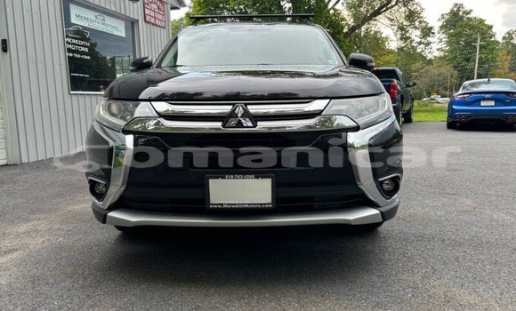 Buy Used Mitsubishi Outlander Black Car in Muscat in Masqat Buy Used Mitsubishi Outlander Black Car in Muscat in Masqat