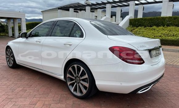 Buy Used Mercedes-Benz C250 coupe White Car in Muscat in Masqat Buy Used Mercedes-Benz C250 coupe White Car in Muscat in Masqat