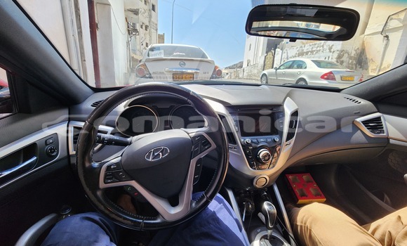 Buy Used Hyundai Veloster Red Car in Muttrah in Masqat Buy Used Hyundai Veloster Red Car in Muttrah in Masqat