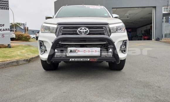 Buy Used Toyota Hilux White Car in Muscat in Masqat Buy Used Toyota Hilux White Car in Muscat in Masqat
