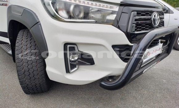 Buy Used Toyota Hilux White Car in Muscat in Masqat Buy Used Toyota Hilux White Car in Muscat in Masqat