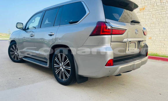 Buy Used Lexus LX 570 Brown Car in Muscat in Masqat Buy Used Lexus LX 570 Brown Car in Muscat in Masqat
