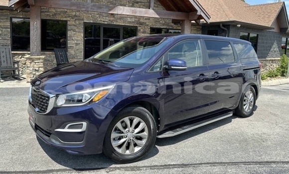 Buy Used Kia Sedona Blue Car in Muscat in Masqat Buy Used Kia Sedona Blue Car in Muscat in Masqat