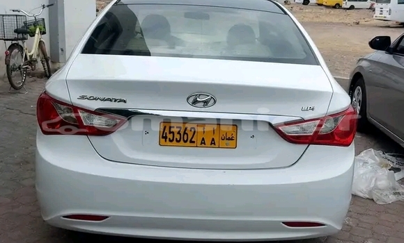 Buy Used Hyundai Sonata White Car in Nizwa in ad-Dakhiliyah Buy Used Hyundai Sonata White Car in Nizwa in ad-Dakhiliyah