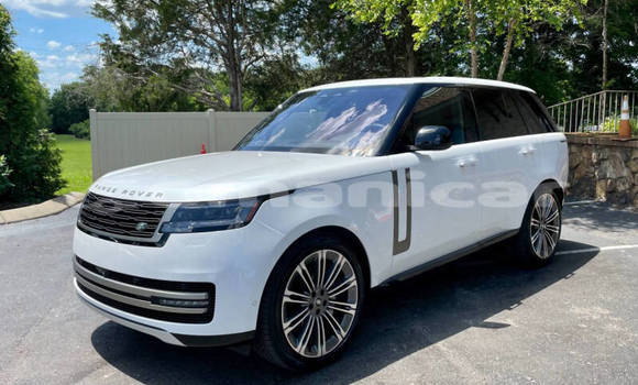 Buy Used Land Rover Range Rover White Car in Muscat in Masqat Buy Used Land Rover Range Rover White Car in Muscat in Masqat