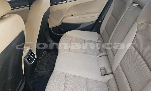 Buy Used Hyundai Elantra White Car in Madinat Qabus in Masqat Buy Used Hyundai Elantra White Car in Madinat Qabus in Masqat