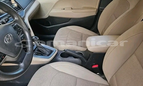 Buy Used Hyundai Elantra White Car in Madinat Qabus in Masqat Buy Used Hyundai Elantra White Car in Madinat Qabus in Masqat