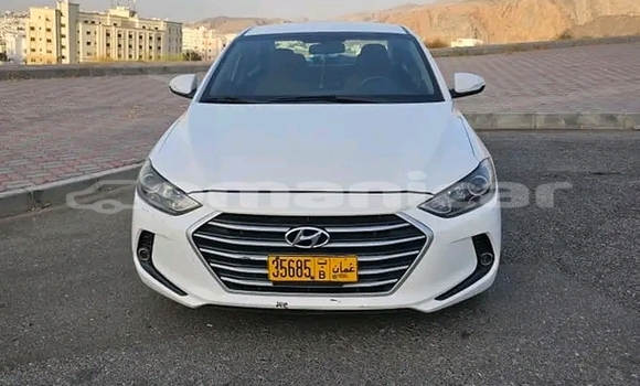 Buy Used Hyundai Elantra White Car in Madinat Qabus in Masqat Buy Used Hyundai Elantra White Car in Madinat Qabus in Masqat