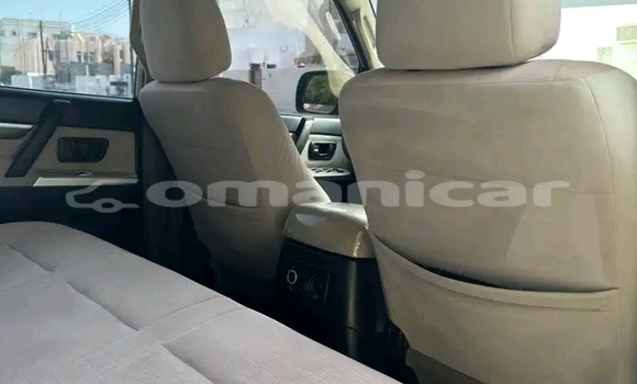 Buy Used Mitsubishi Pajero Other Car in Matrah in Masqat Buy Used Mitsubishi Pajero Other Car in Matrah in Masqat