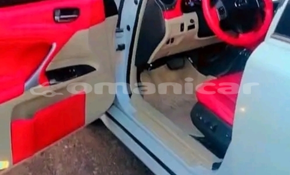 Buy Used BMW 2er White Car in as–Suwayq in al-Batinah