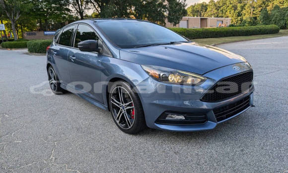 Buy Used Ford Focus Blue Car in Muscat in Masqat