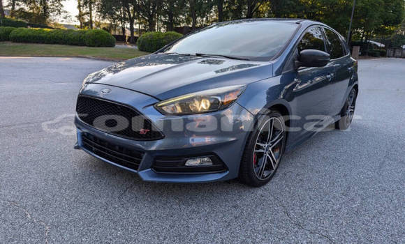 Buy Used Ford Focus Blue Car in Muscat in Masqat Buy Used Ford Focus Blue Car in Muscat in Masqat