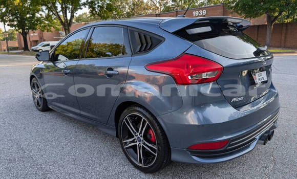 Buy Used Ford Focus Blue Car in Muscat in Masqat Buy Used Ford Focus Blue Car in Muscat in Masqat