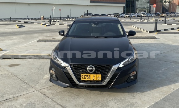 Buy Used Nissan Altima Black Car in Qurm in Masqat Buy Used Nissan Altima Black Car in Qurm in Masqat