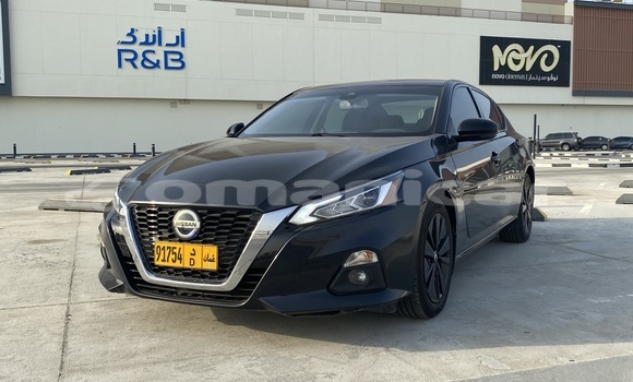 Buy Used Nissan Altima Black Car in Qurm in Masqat Buy Used Nissan Altima Black Car in Qurm in Masqat