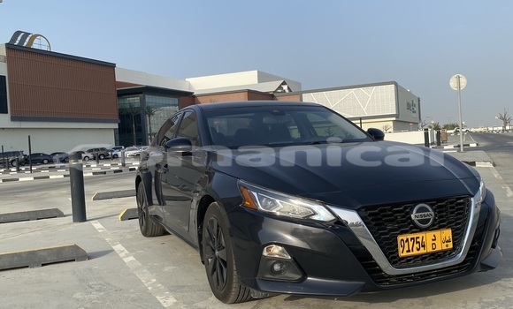 Buy Used Nissan Altima Black Car in Qurm in Masqat Buy Used Nissan Altima Black Car in Qurm in Masqat