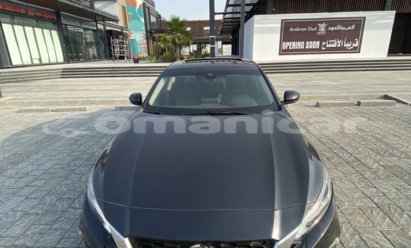 Buy Used Nissan Altima Black Car in Qurm in Masqat Buy Used Nissan Altima Black Car in Qurm in Masqat