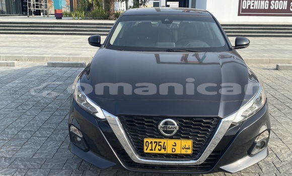 Buy Used Nissan Altima Black Car in Qurm in Masqat Buy Used Nissan Altima Black Car in Qurm in Masqat
