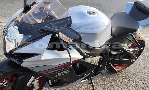 Buy Used Suzuki GSX–R Silver Bike in Muscat in Masqat Buy Used Suzuki GSX–R Silver Bike in Muscat in Masqat