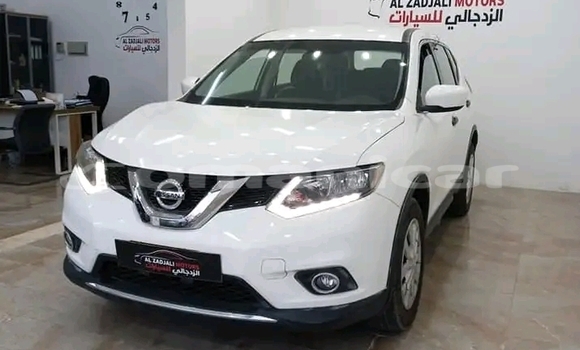 Buy Used Nissan Rogue White Car in ar–Rustaq in al-Batinah Buy Used Nissan Rogue White Car in ar–Rustaq in al-Batinah
